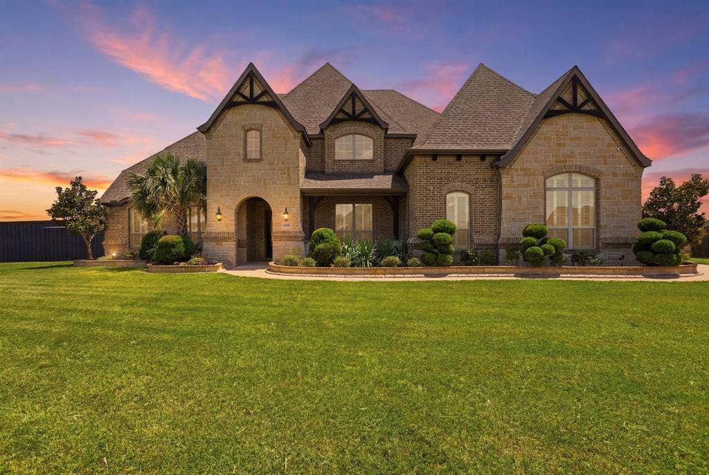 8260 Faithful Drive, Waxahachie, TX 75167 8260 Faithful Drive, Waxahachie, TX 75167