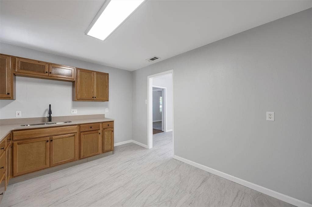 2647 Province Lane, Dallas, TX 75228 2647 Province Lane, Dallas, TX 75228