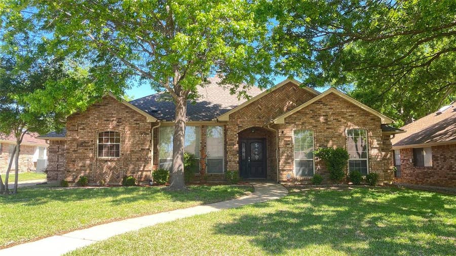 Property photo for 2709 Serenade Court, Arlington, TX