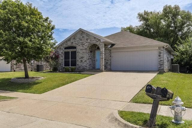 1230 Misty Drive, Midlothian, TX 76065 1230 Misty Drive, Midlothian, TX 76065