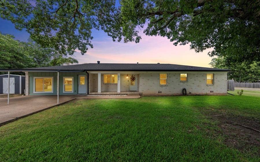Property photo for 525 W 7th Street, Crawford, TX