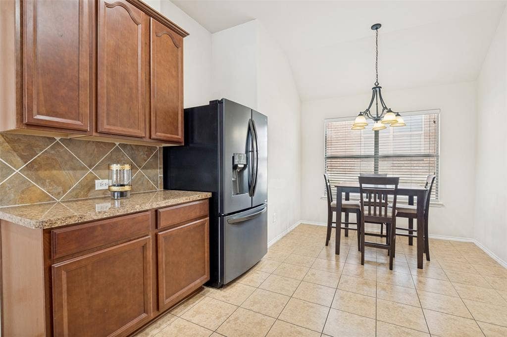 437 Castle Street, DeSoto, TX 75115 437 Castle Street, DeSoto, TX 75115