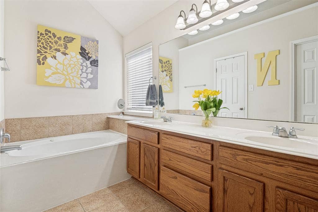 437 Castle Street, DeSoto, TX 75115 437 Castle Street, DeSoto, TX 75115