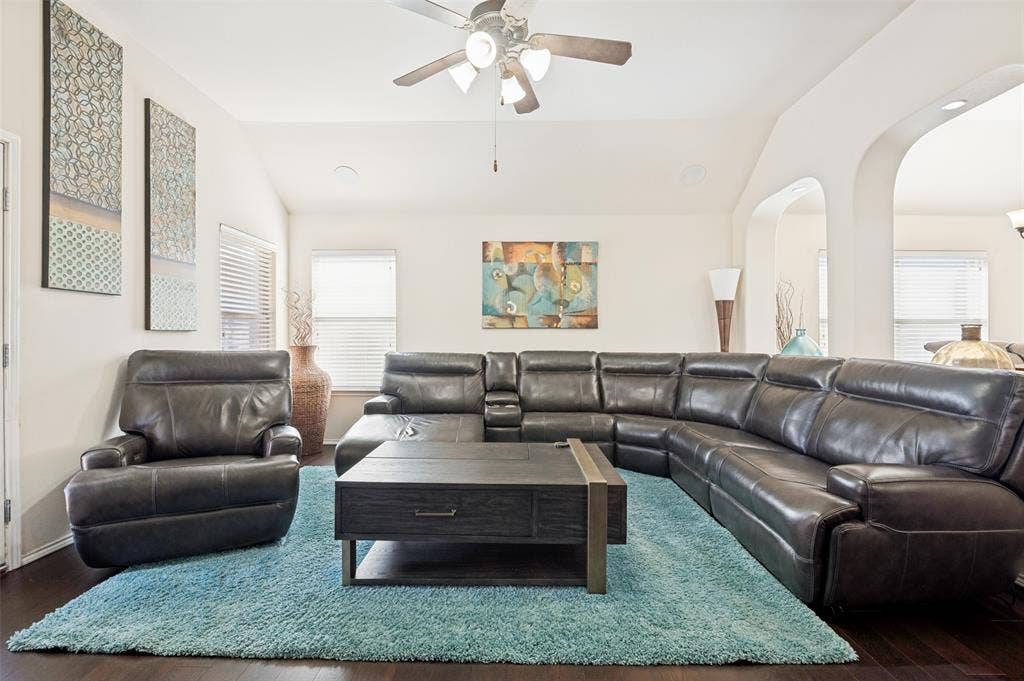 437 Castle Street, DeSoto, TX 75115 437 Castle Street, DeSoto, TX 75115