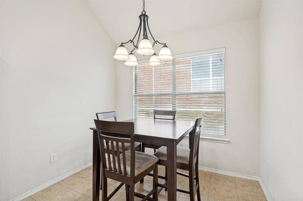 437 Castle Street, DeSoto, TX 75115 437 Castle Street, DeSoto, TX 75115