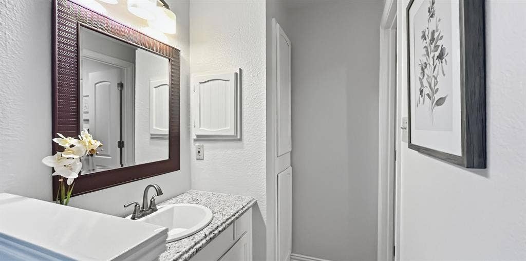 2904 Kathleen Lane, Euless, TX 76039 2904 Kathleen Lane, Euless, TX 76039