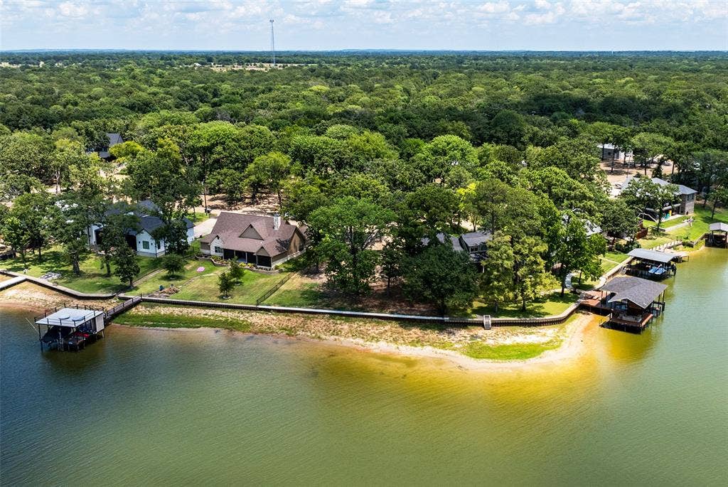 136 Anderson Lane, Mabank, TX 75156 136 Anderson Lane, Mabank, TX 75156