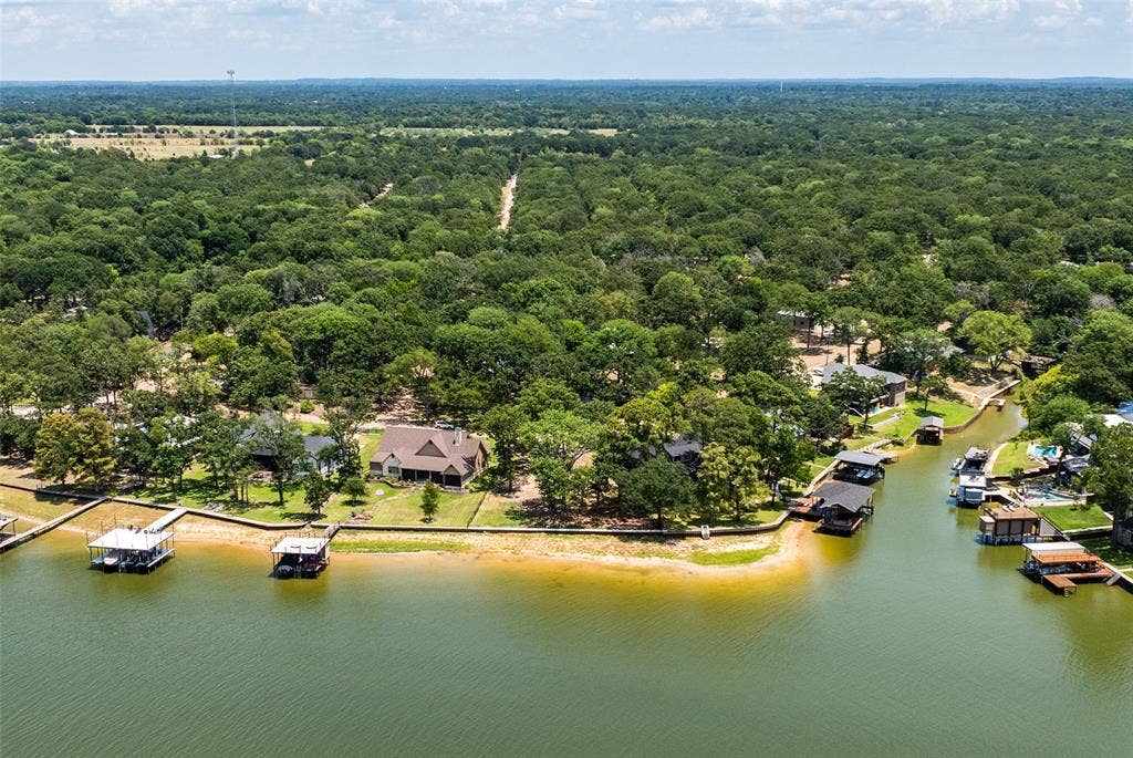 136 Anderson Lane, Mabank, TX 75156 136 Anderson Lane, Mabank, TX 75156