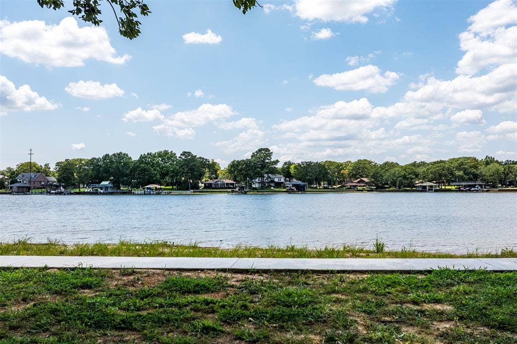 136 Anderson Lane, Mabank, TX 75156 136 Anderson Lane, Mabank, TX 75156