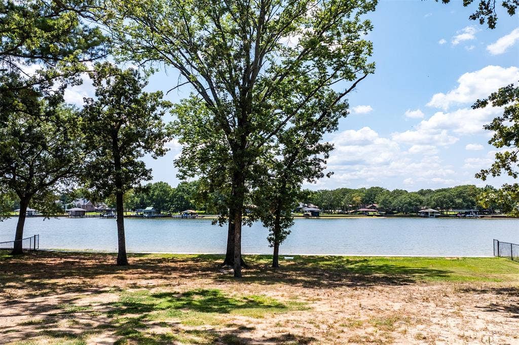136 Anderson Lane, Mabank, TX 75156 136 Anderson Lane, Mabank, TX 75156