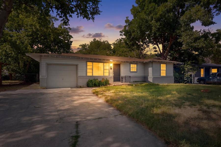 Property photo for 5573 Burton Avenue, Fort Worth, TX