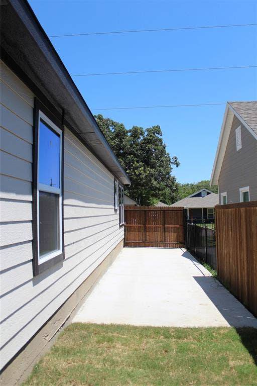 936 E Annie Street, Fort Worth, TX 76104 936 E Annie Street, Fort Worth, TX 76104