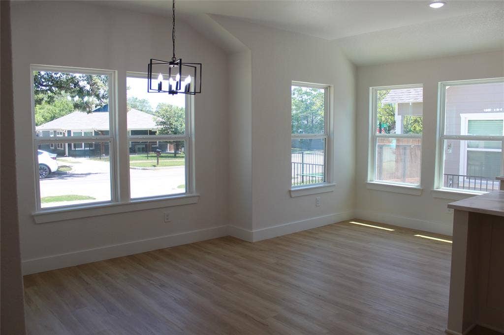 936 E Annie Street, Fort Worth, TX 76104 936 E Annie Street, Fort Worth, TX 76104