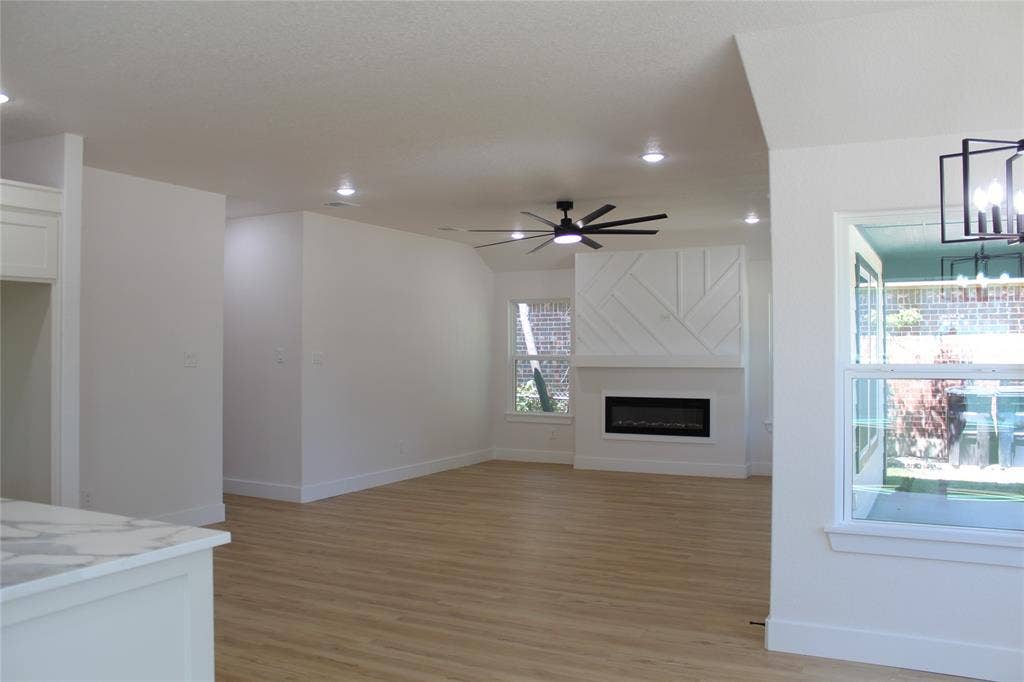 936 E Annie Street, Fort Worth, TX 76104 936 E Annie Street, Fort Worth, TX 76104