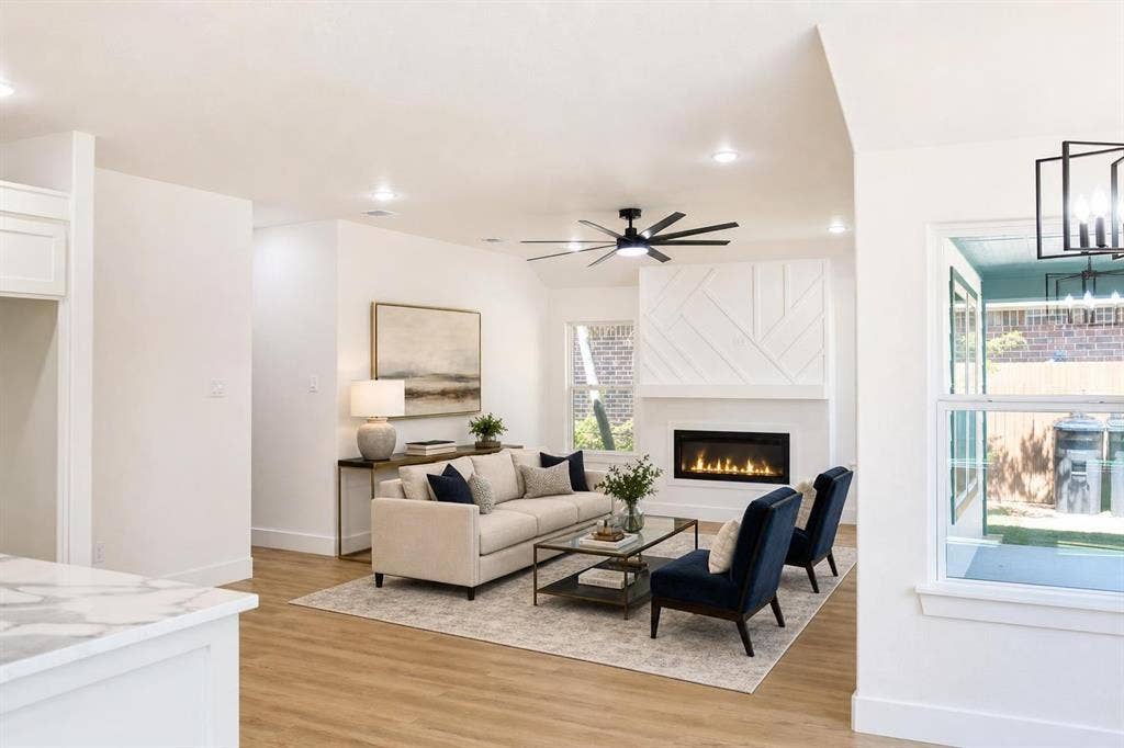 936 E Annie Street, Fort Worth, TX 76104 936 E Annie Street, Fort Worth, TX 76104