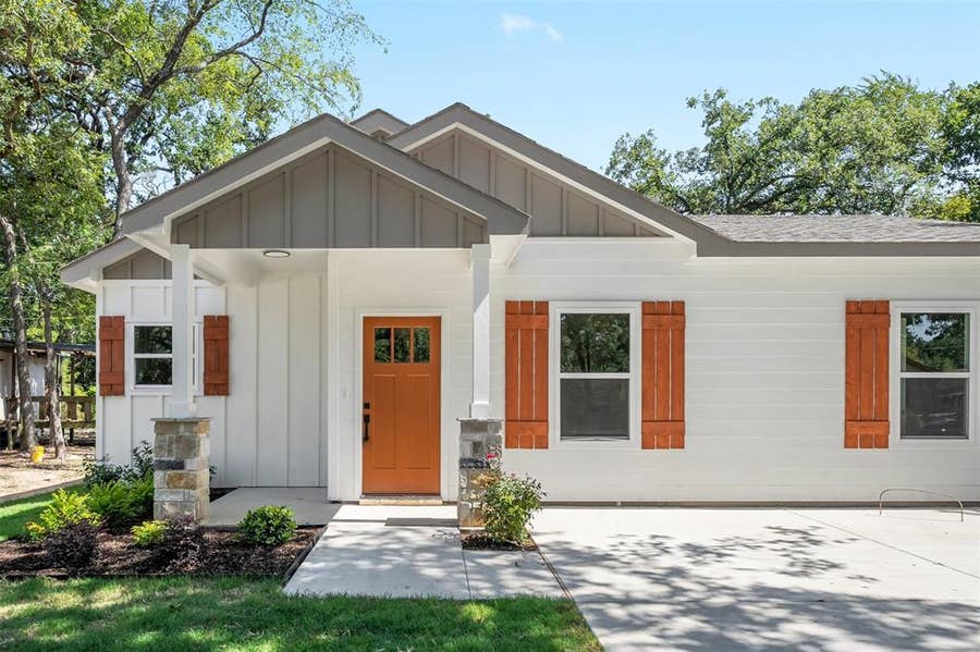 Property photo for 6136 Apache Drive, Mabank, TX