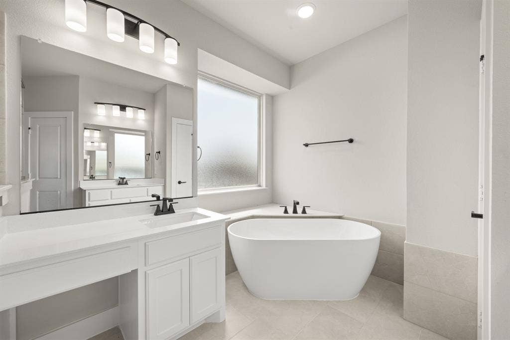1823 Marlow Drive, Cedar Hill, TX 75104 1823 Marlow- Primary Suite-4