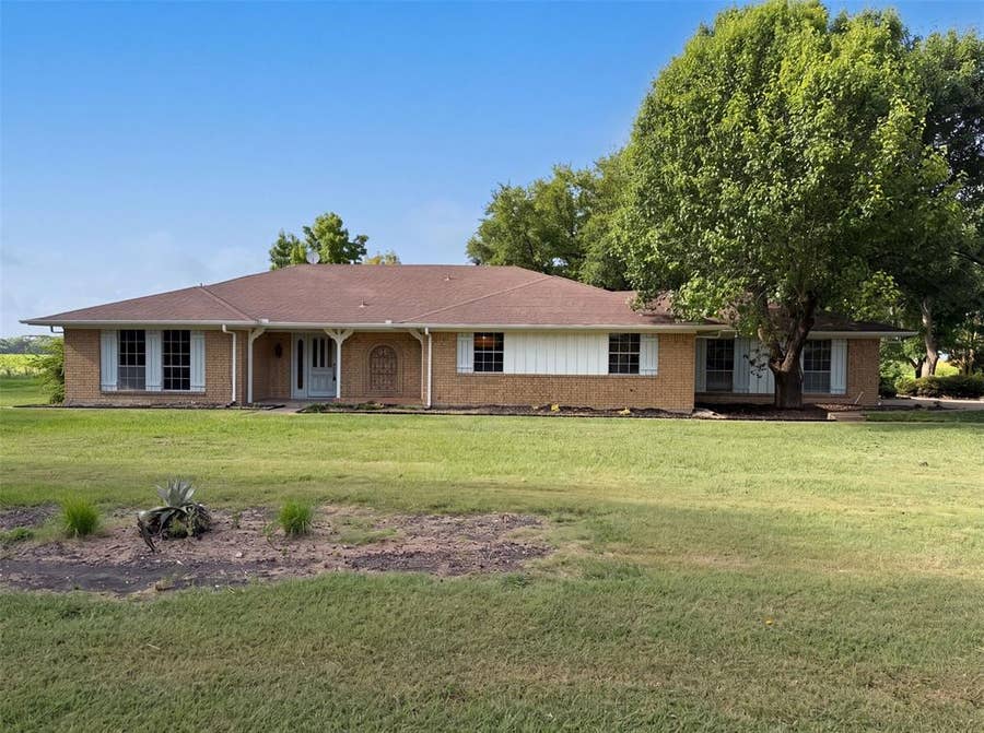 Property photo for 100 Dubb Lane, Red Oak, TX