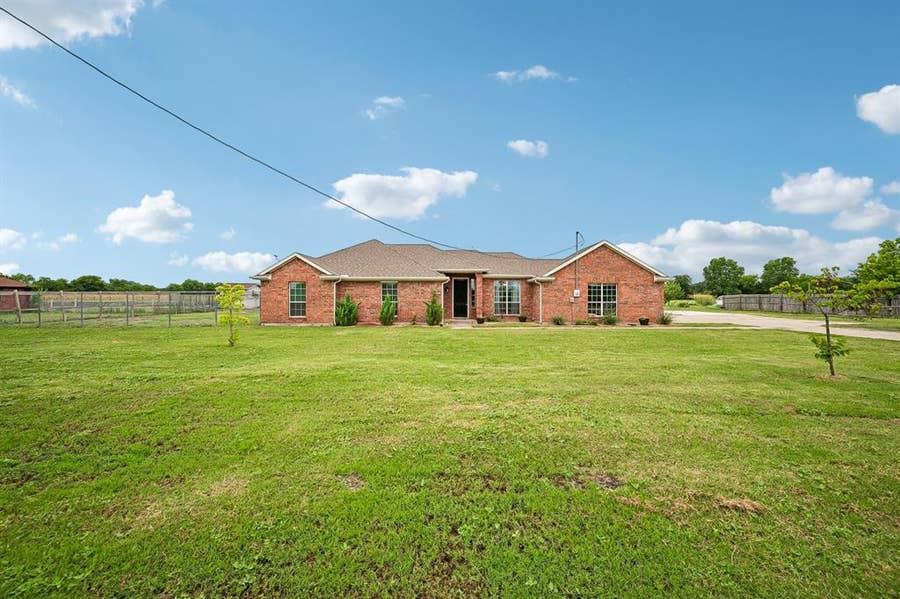 Property photo for 4949 County Road 465, McKinney, TX