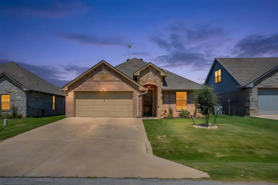 Property photo for 3207 Windcrest Drive, Granbury, TX