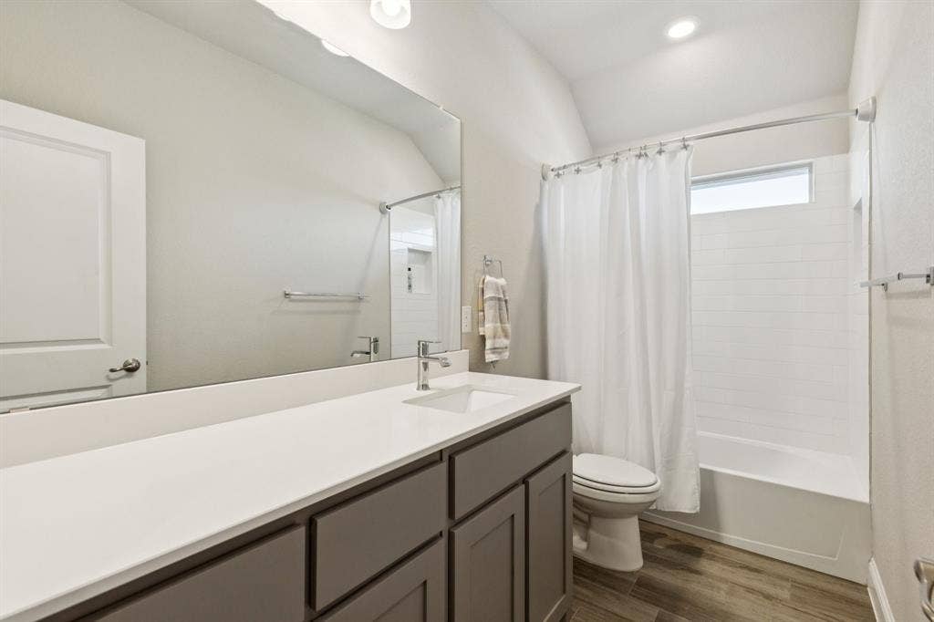 622 Summer Grove Drive, Midlothian, TX 76065 Full Bath