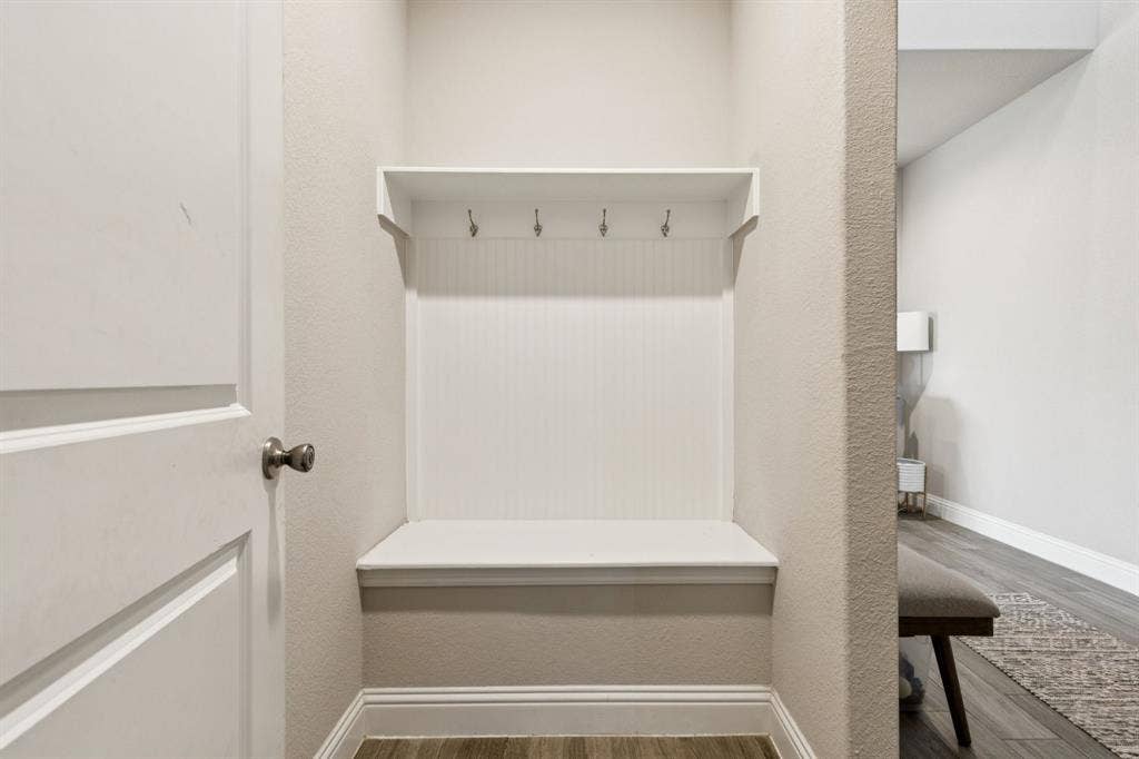 622 Summer Grove Drive, Midlothian, TX 76065 622 Summer Grove Drive, Midlothian, TX 76065
