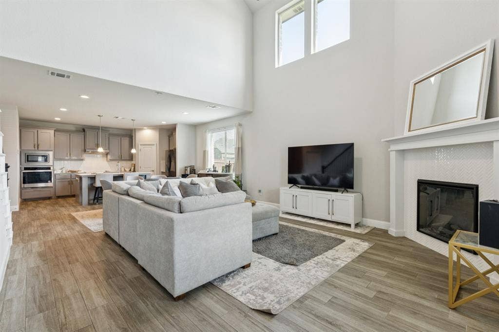 622 Summer Grove Drive, Midlothian, TX 76065 622 Summer Grove Drive, Midlothian, TX 76065