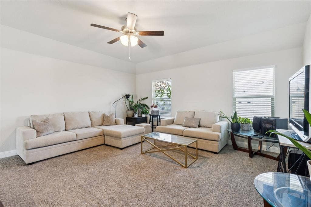 622 Summer Grove Drive, Midlothian, TX 76065 622 Summer Grove Drive, Midlothian, TX 76065