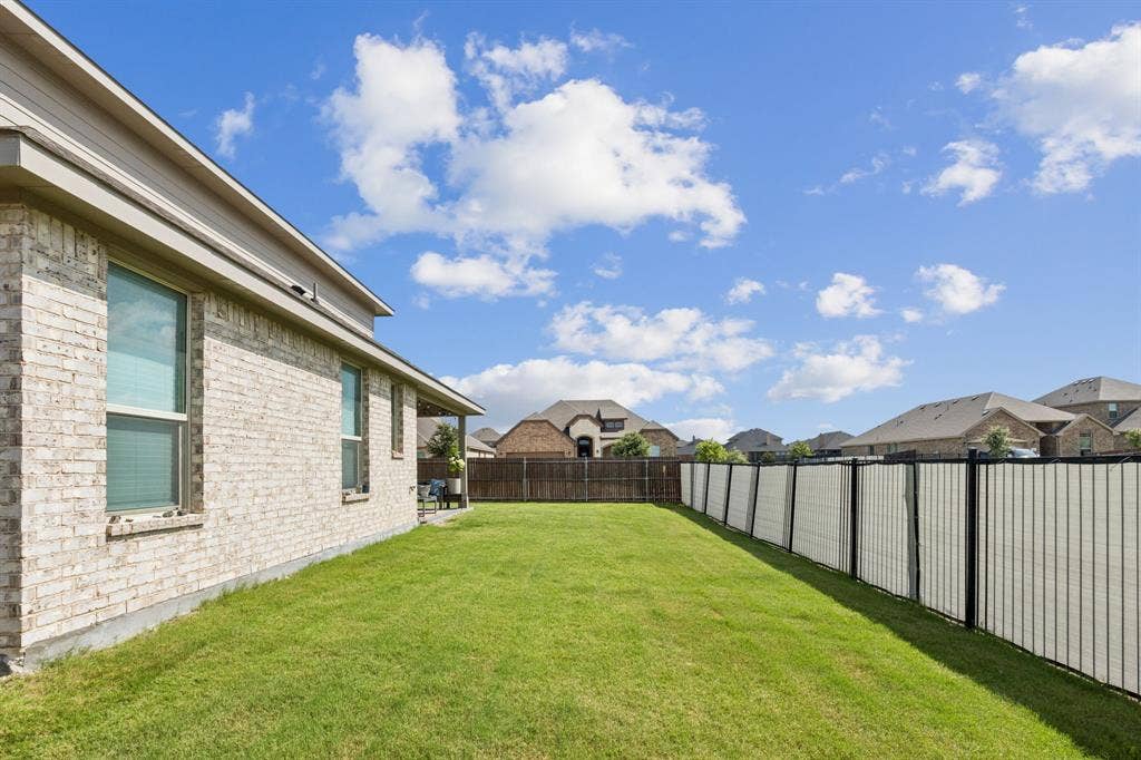 622 Summer Grove Drive, Midlothian, TX 76065 622 Summer Grove Drive, Midlothian, TX 76065