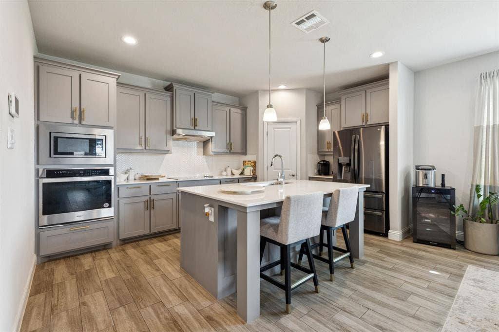622 Summer Grove Drive, Midlothian, TX 76065 Island Kitchen