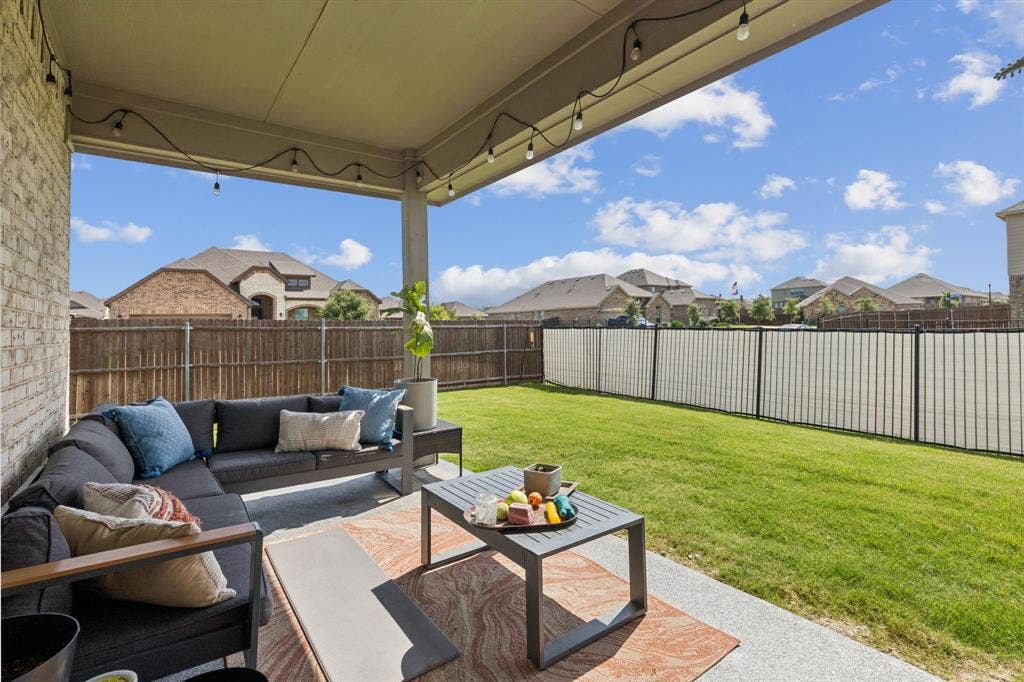 622 Summer Grove Drive, Midlothian, TX 76065 622 Summer Grove Drive, Midlothian, TX 76065