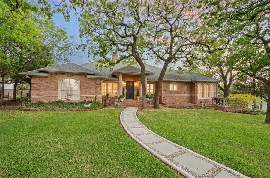 Property photo for 2523 Anglers Drive, Grapevine, TX