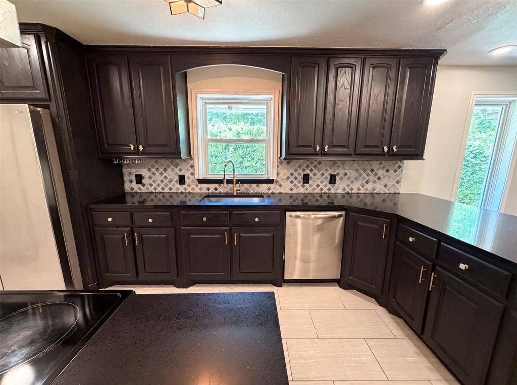 3423 Willow Crest Lane, Dallas, TX 75233 Staged Photo