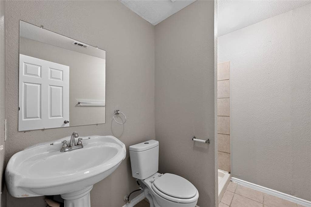 226 Cliff Heights Circle, Dallas, TX 75241 226 Cliff Heights Circle, Dallas, TX 75241
