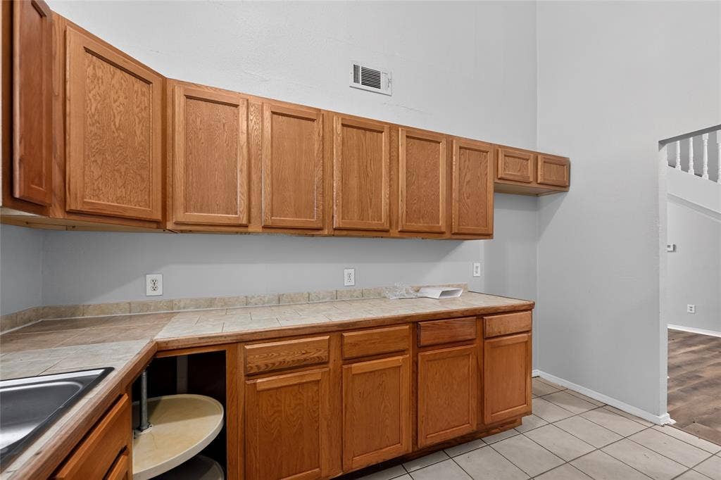 226 Cliff Heights Circle, Dallas, TX 75241 226 Cliff Heights Circle, Dallas, TX 75241