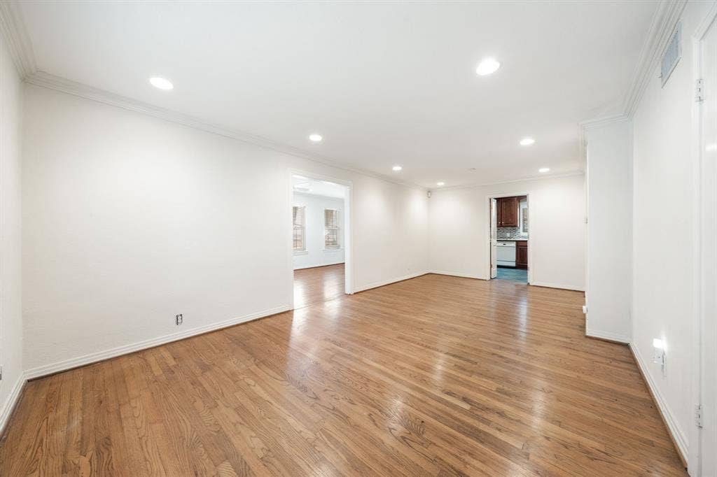 3881 Gaspar Drive, Dallas, TX 75220 3881 Gaspar Drive, Dallas, TX 75220