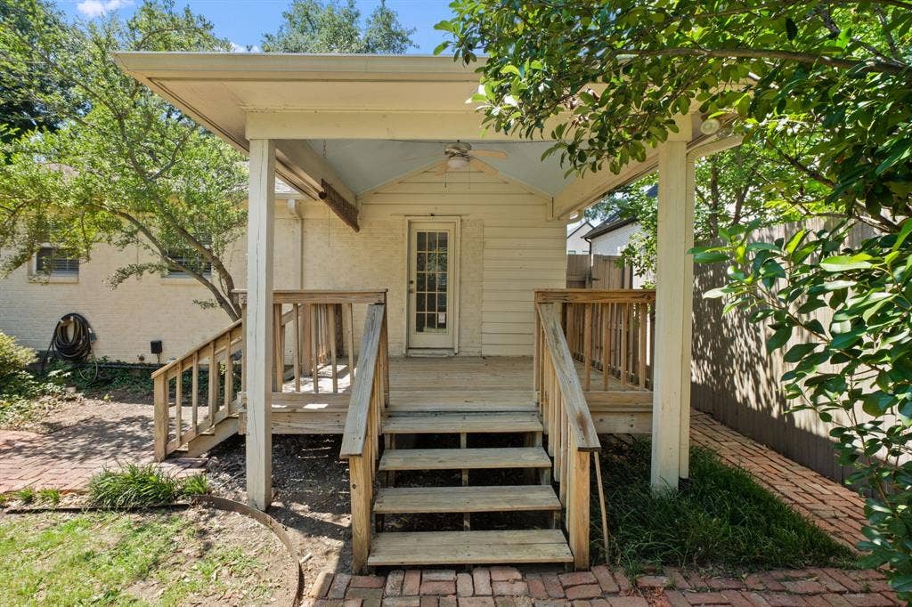 3881 Gaspar Drive, Dallas, TX 75220 3881 Gaspar Drive, Dallas, TX 75220