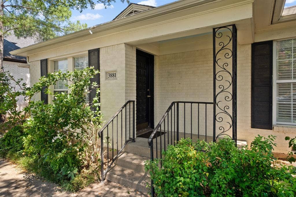 3881 Gaspar Drive, Dallas, TX 75220 3881 Gaspar Drive, Dallas, TX 75220