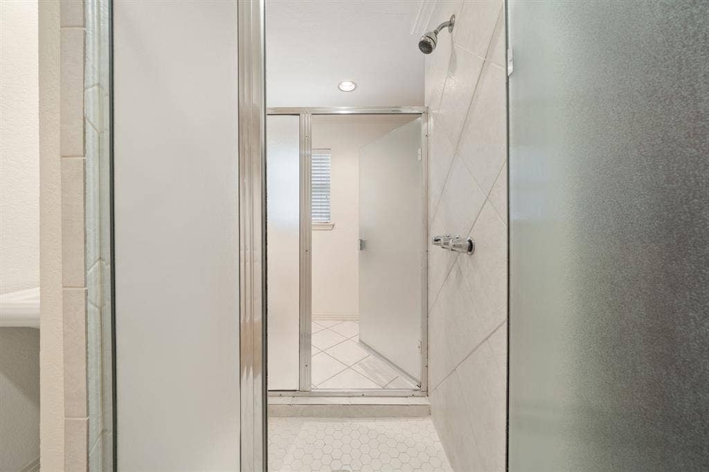 3881 Gaspar Drive, Dallas, TX 75220 3881 Gaspar Drive, Dallas, TX 75220