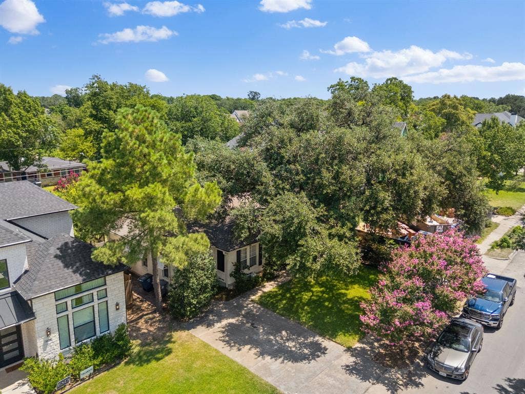 3881 Gaspar Drive, Dallas, TX 75220 3881 Gaspar Drive, Dallas, TX 75220
