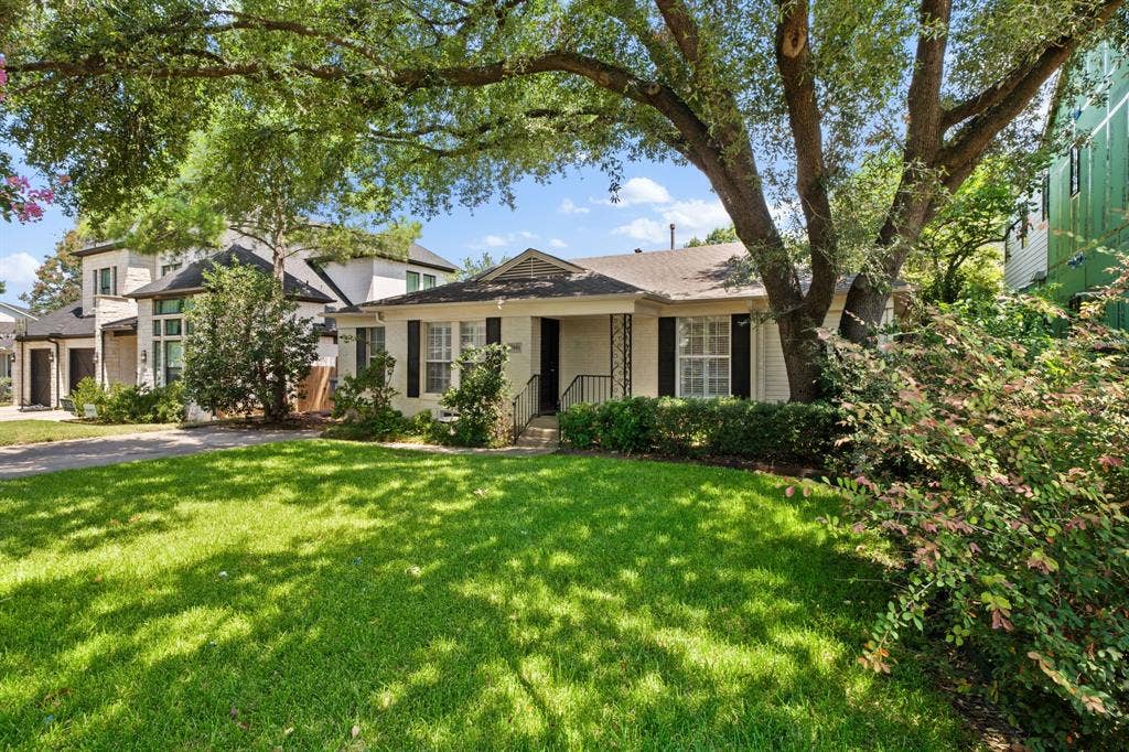 3881 Gaspar Drive, Dallas, TX 75220 3881 Gaspar Drive, Dallas, TX 75220
