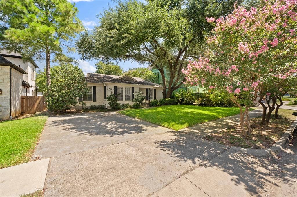 3881 Gaspar Drive, Dallas, TX 75220 3881 Gaspar Drive, Dallas, TX 75220