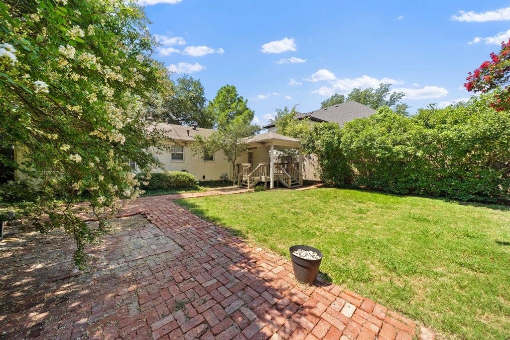3881 Gaspar Drive, Dallas, TX 75220 3881 Gaspar Drive, Dallas, TX 75220