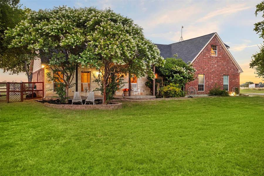 Property photo for 729 Bearden Road, Waxahachie, TX