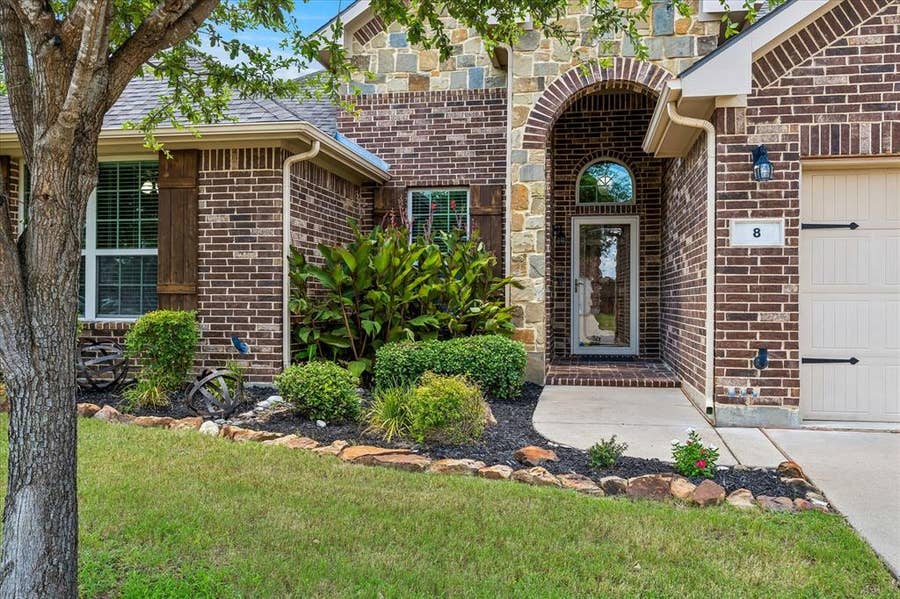 Property photo for 8 Duskview Lane, Edgecliff Village, TX