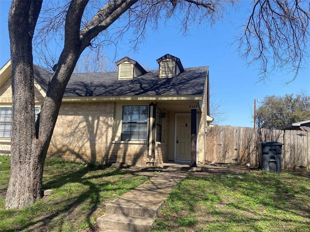 2425 Limestone Drive, Arlington, TX 76014 2425 Limestone Drive, Arlington, TX 76014