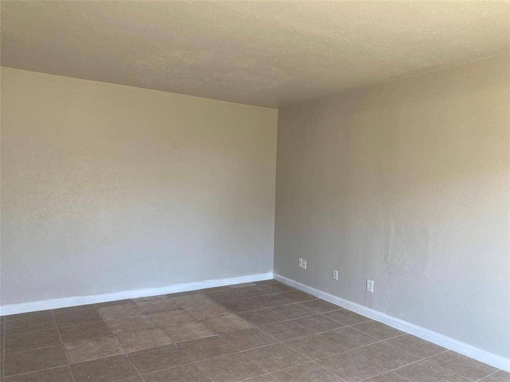2425 Limestone Drive, Arlington, TX 76014 2425 Limestone Drive, Arlington, TX 76014