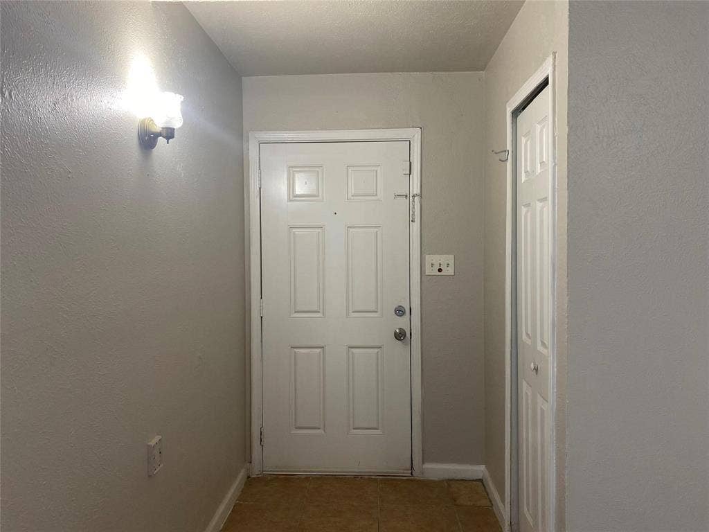 2425 Limestone Drive, Arlington, TX 76014 2425 Limestone Drive, Arlington, TX 76014
