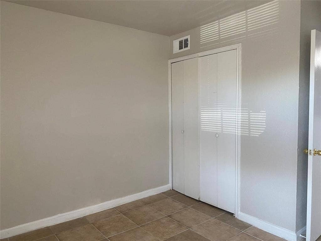 2425 Limestone Drive, Arlington, TX 76014 2425 Limestone Drive, Arlington, TX 76014