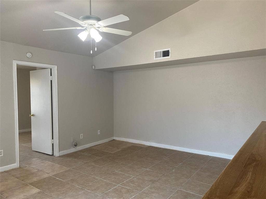 2425 Limestone Drive, Arlington, TX 76014 2425 Limestone Drive, Arlington, TX 76014